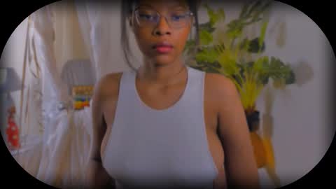 Snapshot of bellablakes18 chatting on 09/18/25, 02:13 Bellah Blakes-Sarah Scrumptious Lee online show from 09/18/25, 02:13