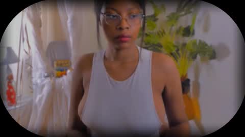 Snapshot of bellablakes18 chatting on 09/18/25, 03:36 Bellah Blakes-Sarah Scrumptious Lee online show from 09/18/25, 03:36