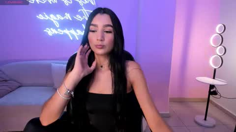  Bella C  online show from 12/17/25, 12:33