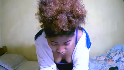 bellaena online show from 10/11/25, 12:10