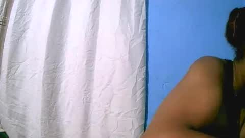 bellaena online show from 11/10/25, 02:43