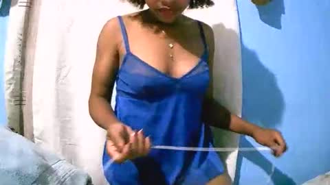 bellaena online show from 11/20/25, 05:45