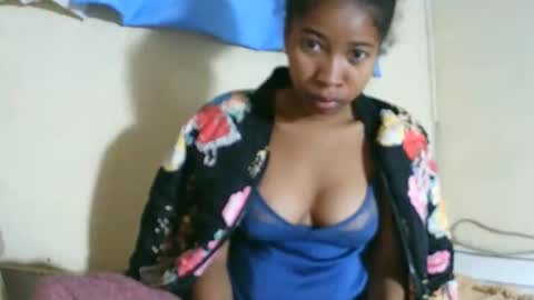 bellaena online show from 04/05/26, 02:09