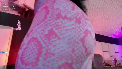 Snapshot of bellafernandez chatting on 07/23/26, 02:15 Bella online show from 07/23/26, 02:15