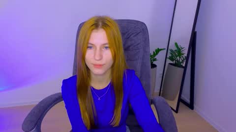 BellaFoxi online show from 10/09/25, 10:46
