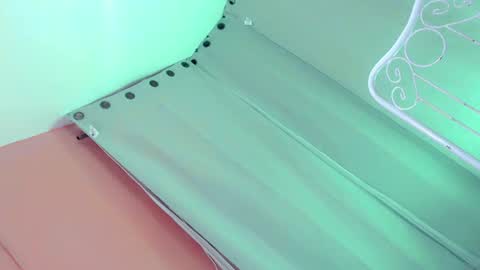 Bella rowt online show from 02/06/25, 06:29