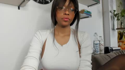Snapshot of bellahproudly chatting on 05/31/26, 11:17 Bellah online show from 05/31/26, 11:17