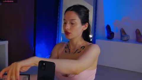 Bella online show from 07/28/26, 10:32