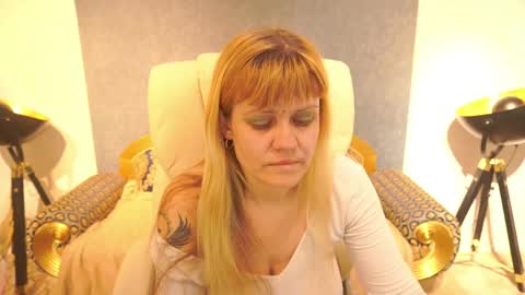 Snapshot of bellalapetit chatting on 05/18/26, 04:07 Bella online show from 05/18/26, 04:07