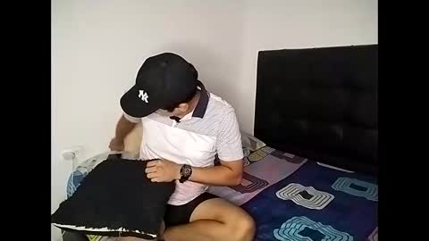 Snapshot of bellami_2508 chatting on 01/20/25, 03:04 Paola 22 and Andres 24 online show from 01/20/25, 03:04