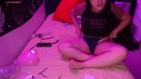 Snapshot of bellamontenegro22 chatting on 12/16/24, 11:50 bella online show from 12/16/24, 11:50