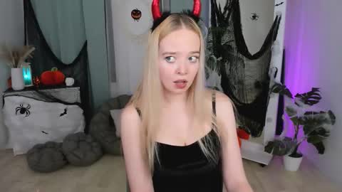 Bella online show from 10/29/25, 10:11