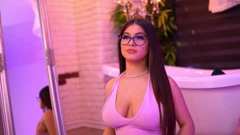 Bella online show from 10/08/25, 05:10