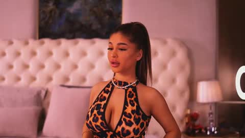 Bella online show from 04/12/26, 06:57