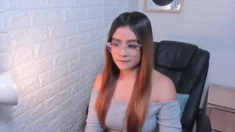 Snapshot of bellanoirsg chatting on 04/16/26, 01:34 Nolrs online show from 04/16/26, 01:34