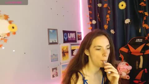 Snapshot of bellaqueen0701 chatting on 09/28/25, 09:53 bellaqueen0701 online show from 09/28/25, 09:53