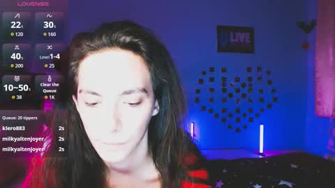 Snapshot of bellaqueen0701 chatting on 11/19/25, 12:21 bellaqueen0701 online show from 11/19/25, 12:21