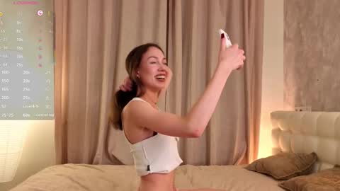 Anna  u can call me Ana de Armas online show from 11/06/25, 05:25