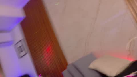 Snapshot of bellarouxx chatting on 10/23/25, 03:11 Bella online show from 10/23/25, 03:11