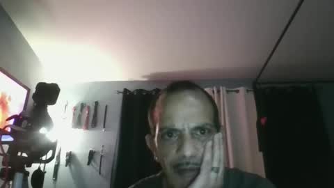 Snapshot of bellaskeykeeper chatting on 02/09/26, 03:32 Bellaskeykeeper online show from 02/09/26, 03:32