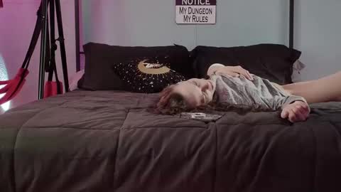 Snapshot of bellaskeykeeper chatting on 02/10/26, 05:50 Bellaskeykeeper online show from 02/10/26, 05:50