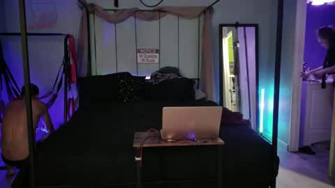 Bellaskeykeeper online show from 05/17/26, 05:49