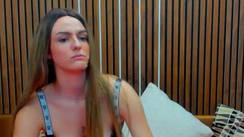 BellaSkyex online show from 10/18/25, 11:00