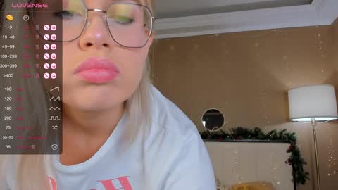 Snapshot of bellatip chatting on 01/12/25, 12:49 Bella online show from 01/12/25, 12:49