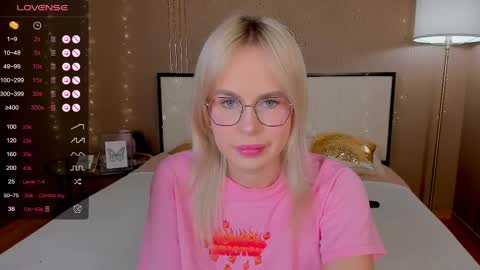 Snapshot of bellatip chatting on 02/21/25, 12:49 Bella online show from 02/21/25, 12:49