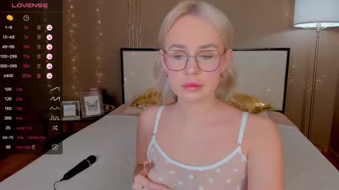 Snapshot of bellatip chatting on 03/01/25, 01:00 Bella online show from 03/01/25, 01:00