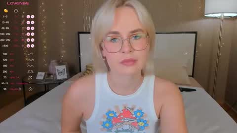 Snapshot of bellatip chatting on 09/19/25, 12:45 Bella online show from 09/19/25, 12:45