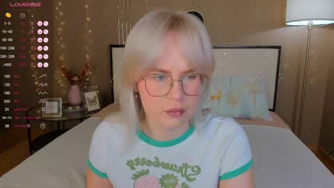 Snapshot of bellatip chatting on 11/25/25, 12:54 Bella online show from 11/25/25, 12:54