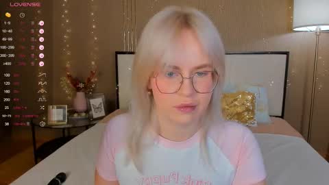 Snapshot of bellatip chatting on 11/29/25, 12:57 Bella online show from 11/29/25, 12:57