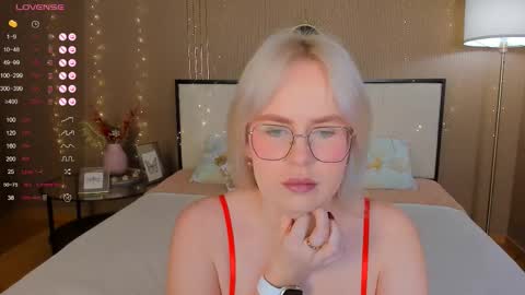 Snapshot of bellatip chatting on 12/05/25, 12:52 Bella online show from 12/05/25, 12:52