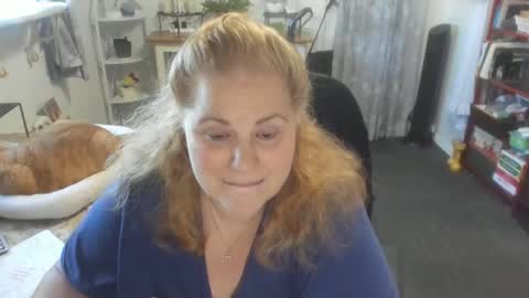 Snapshot of bellavoca chatting on 10/25/25, 01:40 Bellavoca online show from 10/25/25, 01:40