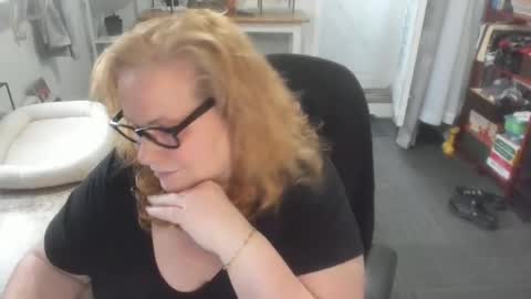 Snapshot of bellavoca chatting on 11/07/25, 08:20 Bellavoca online show from 11/07/25, 08:20