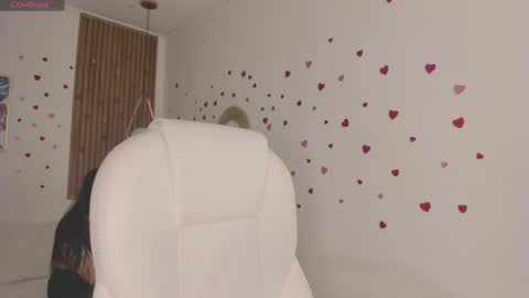 Snapshot of bellawoods_ chatting on 04/16/26, 01:34 laukyubey online show from 04/16/26, 01:34