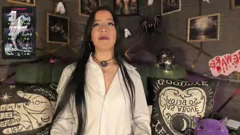  Isabella  Independent model online show from 10/24/25, 11:12