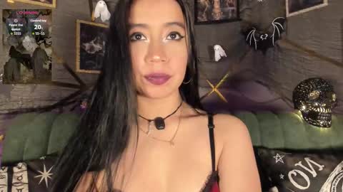 Isabella  Independent model online show from 10/26/25, 11:09