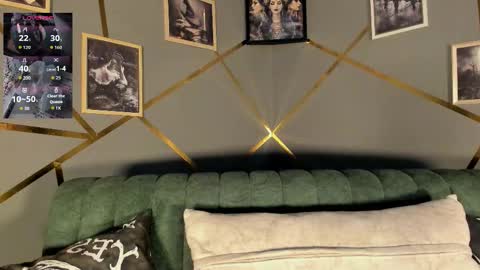  Isabella  Independent model online show from 11/01/25, 11:07