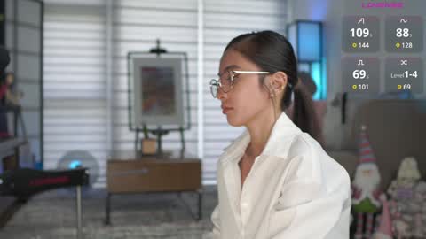 Belle Adrienne  IG  online show from 01/08/25, 01:00