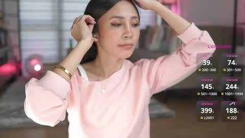 Belle Adrienne  IG  online show from 02/13/25, 01:29