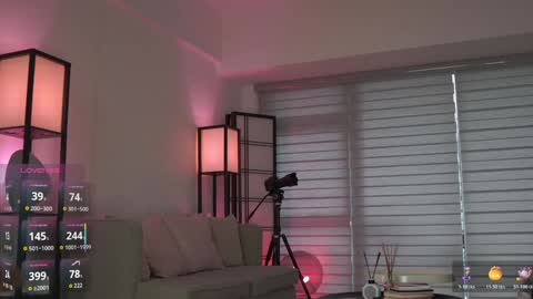 Belle Adrienne  IG  online show from 11/02/25, 11:40