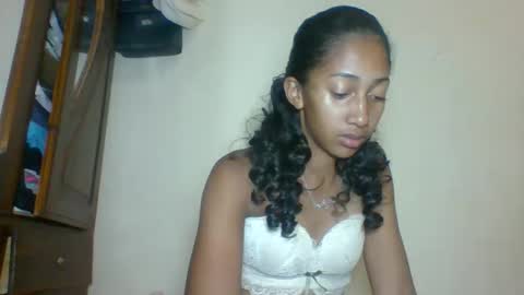 Snapshot of belle_annah chatting on 05/19/26, 01:33 belle_annah online show from 05/19/26, 01:33