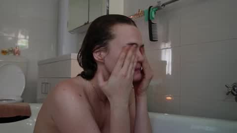 BELLE   online show from 11/04/25, 03:38