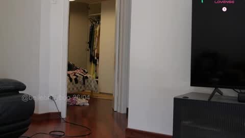 Snapshot of bellebabyboo chatting on 04/26/26, 01:47 BELLE online show from 04/26/26, 01:47