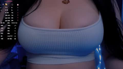 Snapshot of bellelovexx chatting on 10/18/25, 09:15 Hello I am kind friendly and cute girl online show from 10/18/25, 09:15