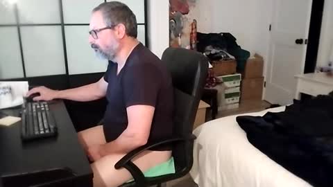 bellequeue19758 online show from 11/28/25, 10:51