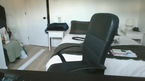 bellequeue19758 online show from 04/18/26, 10:30