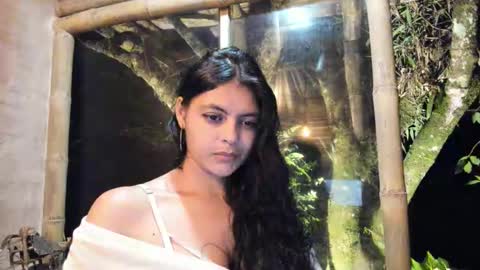 Snapshot of bellezacosmica chatting on 03/08/25, 02:55 bellezacosmica online show from 03/08/25, 02:55